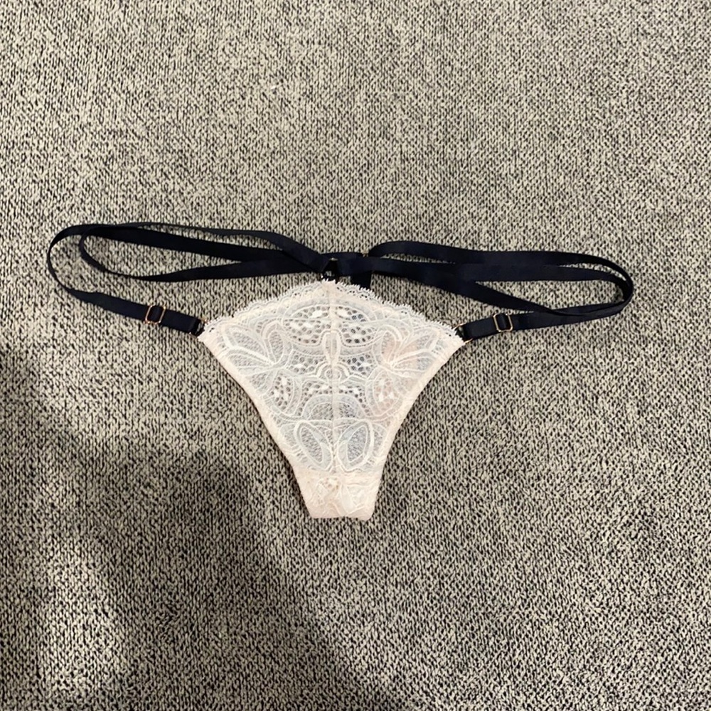 Victoria secret v-string thong
